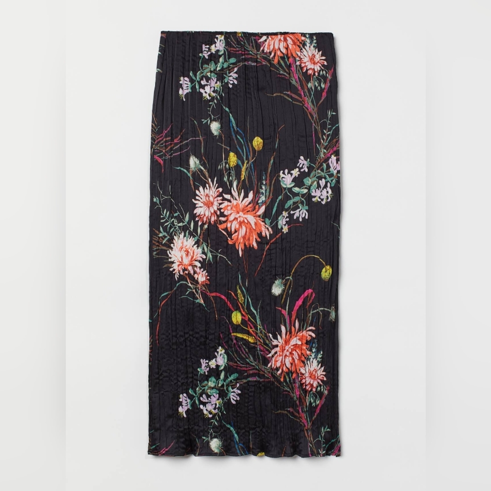 H&M Crinkled Satin Skirt